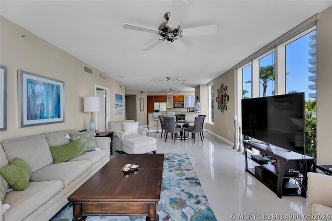 Building Photo - 2821 N Ocean Blvd