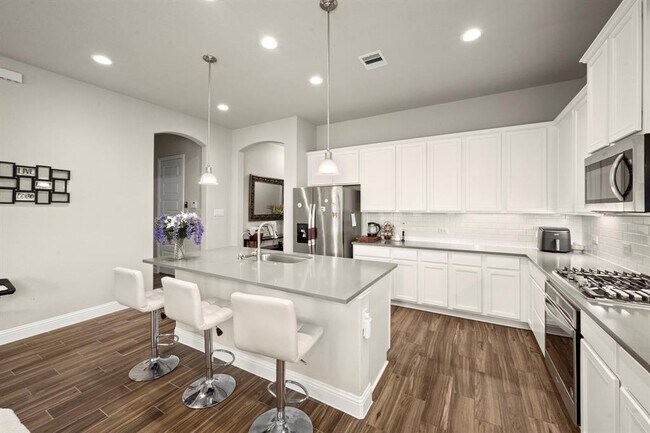 Building Photo - 10054 Black Maple Dr