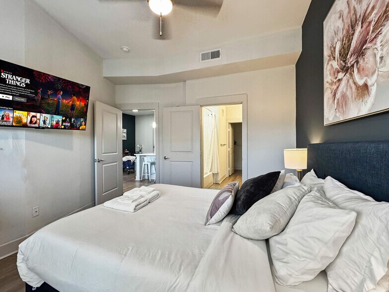 Building Photo - 2908 Indiana St