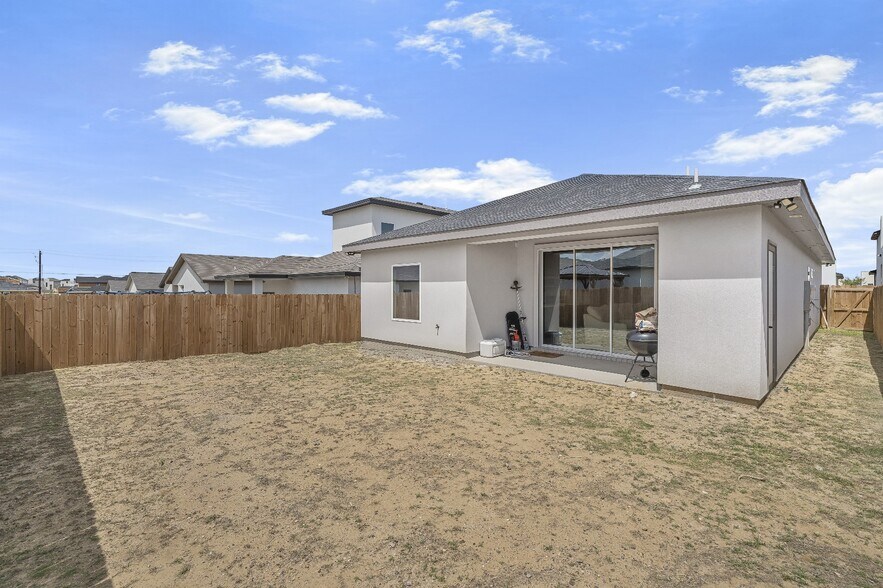 Building Photo - 1613 Coba Dr