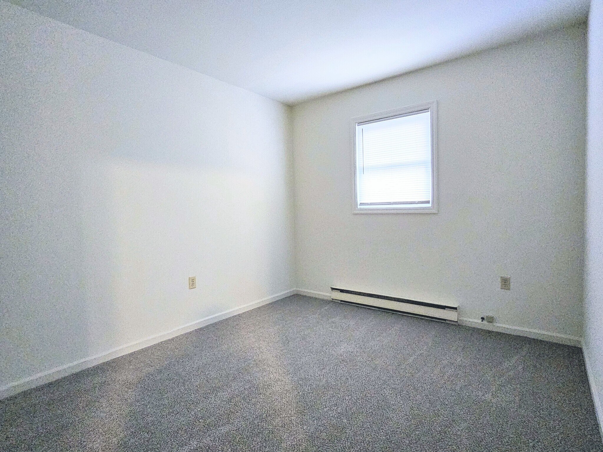 Building Photo - 205 Riverview Dr