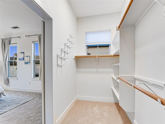 Building Photo - 2520 Bluebonnet Ln