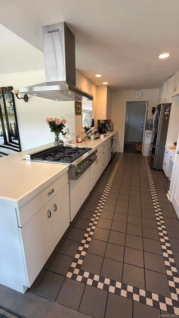 Building Photo - 582 Hayground Rd