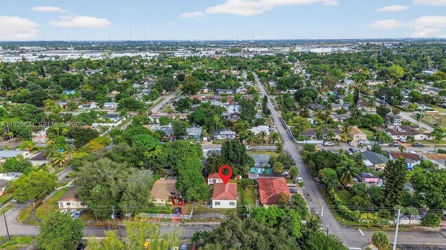 Building Photo - 321 NE 169th St