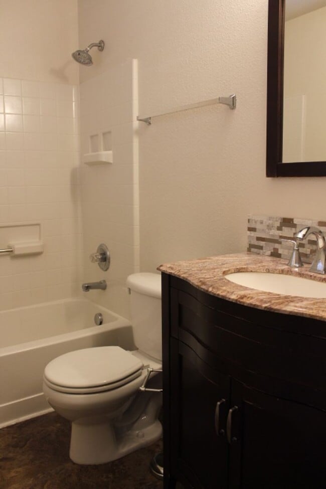 Building Photo - Stunning 3 BR/3 BA in Stockbridge At Meridian Community!