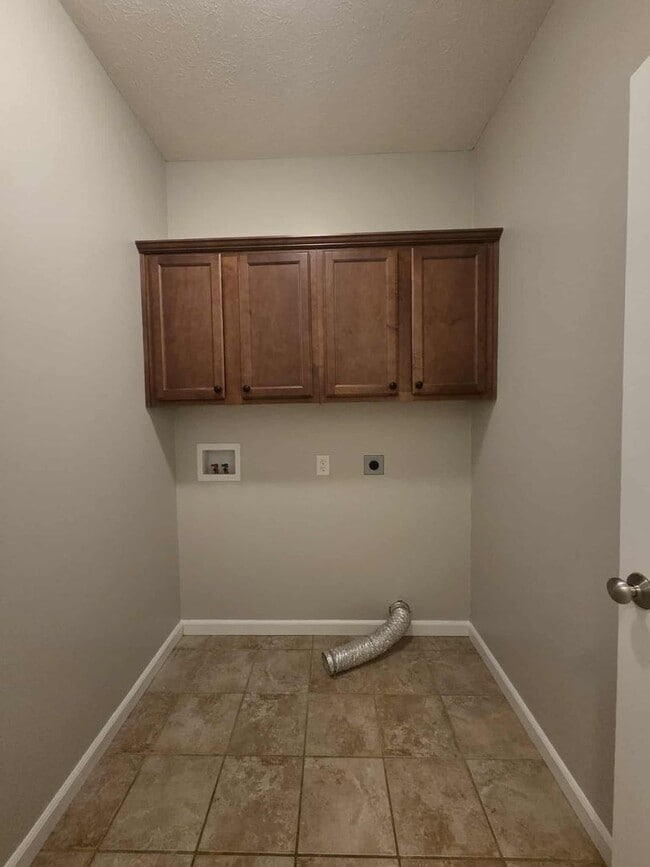 Building Photo - 404 Michaels Court