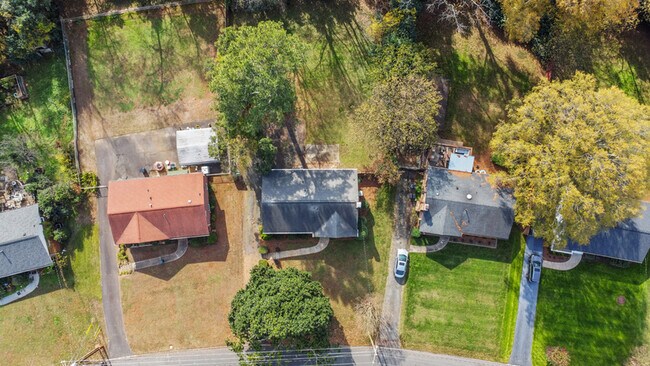 Building Photo - 1532 Starbrook Dr