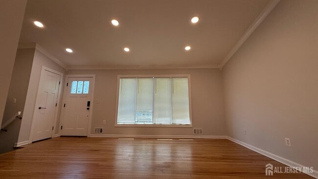 Building Photo - 56 Grace Dr