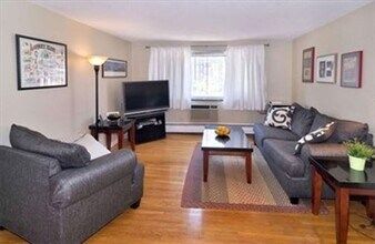Building Photo - 2BR 1Bth unit. Heat/Hot Water included. Great location! Parking included! Swimming pool!