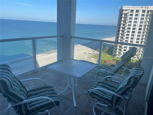 Building Photo - 2425 Gulf of Mexico Dr