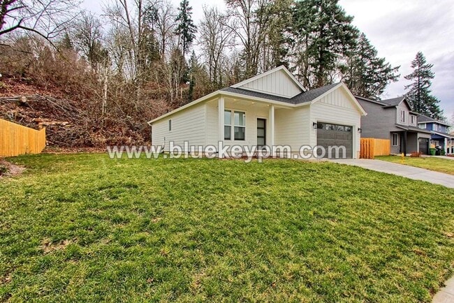 Building Photo - 3 Bed, 2 Bath Home in Woodland with Large Yard