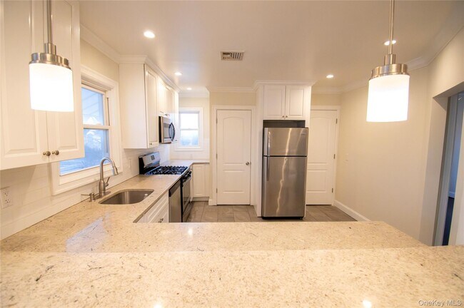 Building Photo - 3159 Milburn Ave