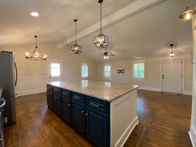 Building Photo - 312 Northfield Dr