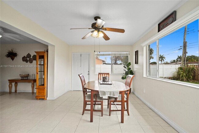 Building Photo - 1831 SW 97th Terrace