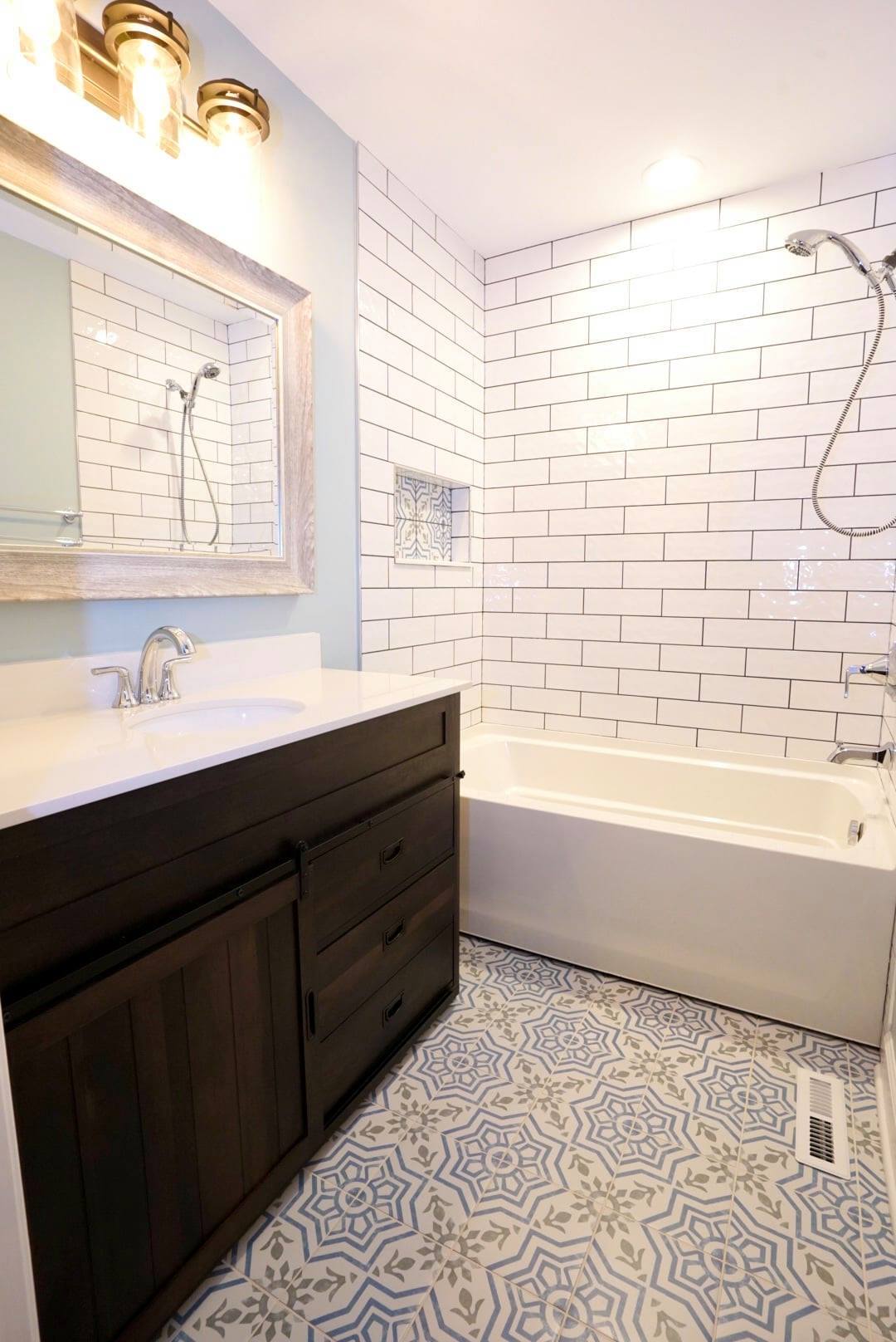 2nd Full Bathroom - 210 W Wimbolton Dr