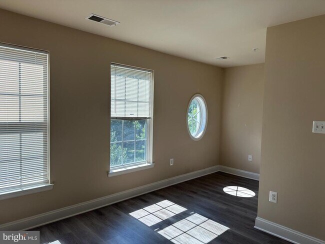 Building Photo - 11904 Weybridge Lane
