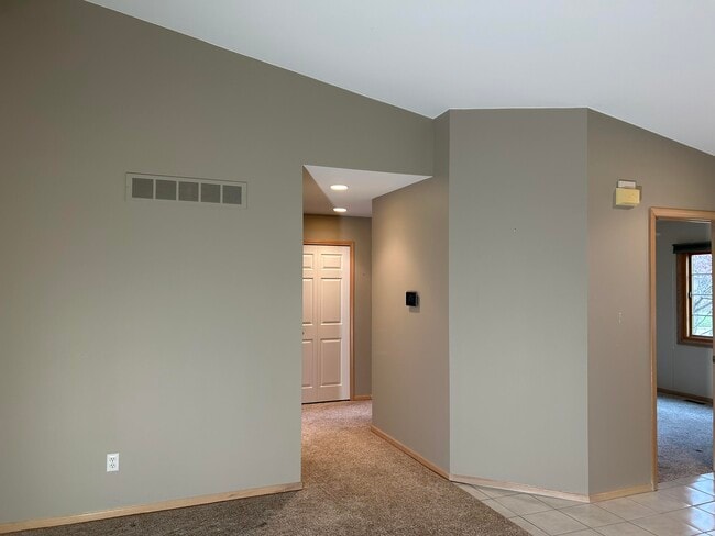 Building Photo - 21878 E Sunset Dr
