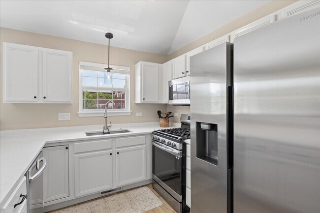 Building Photo - 1116 Kensington Dr