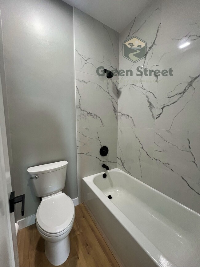 Building Photo - 2410 Albatross St