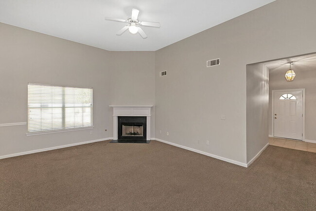 Building Photo - 2520 Thunder Basin Way