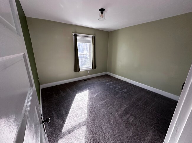 Building Photo - 47 Water St