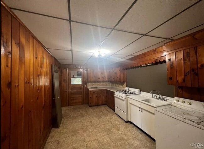 Building Photo - 418 Coffeen St