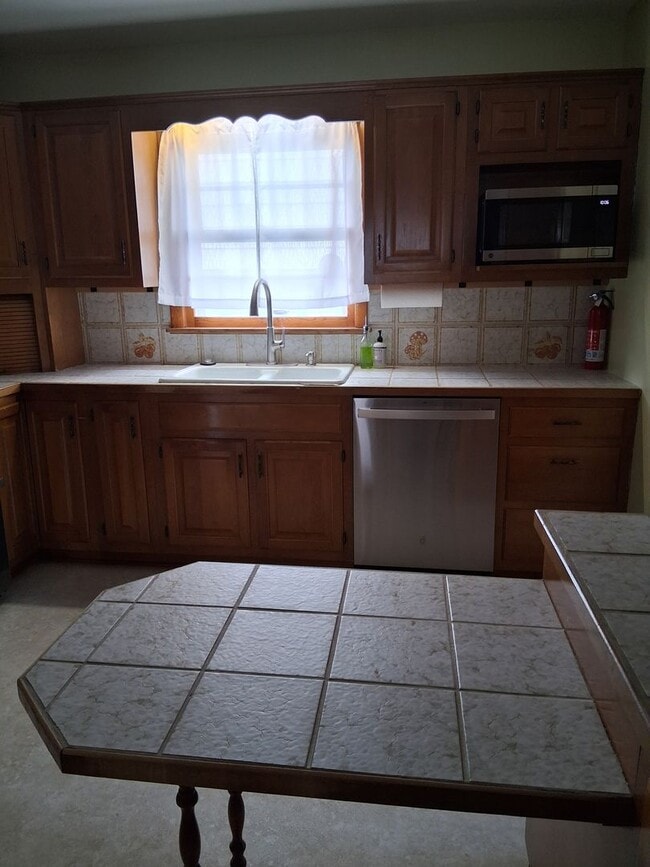Building Photo - 3BR/ 2.5 Bath  Single Family Home in  Northside Neighborhood
