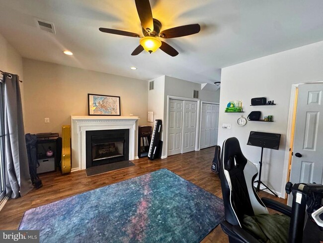 Building Photo - 45713 Paddington Station Terrace