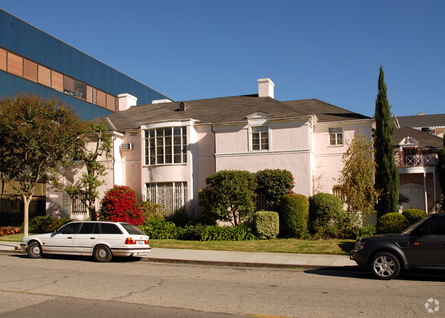 Building Photo - Beverly Villa Apts