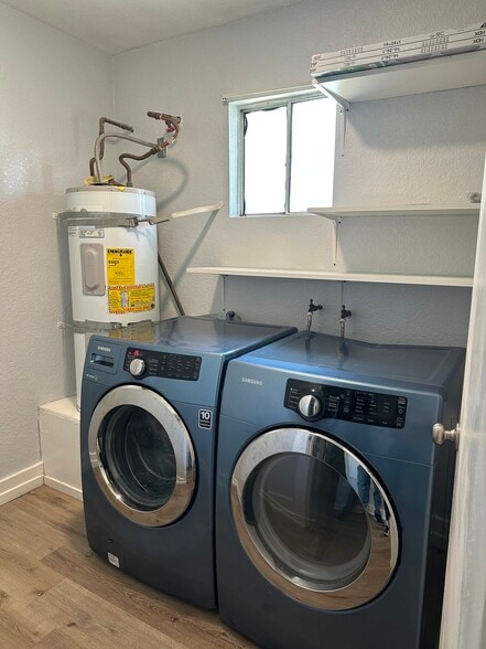 Laundry room - 3124 San Jose Way