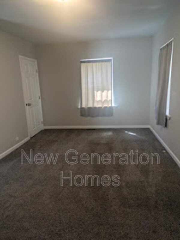 Building Photo - 920 Carteret Ave