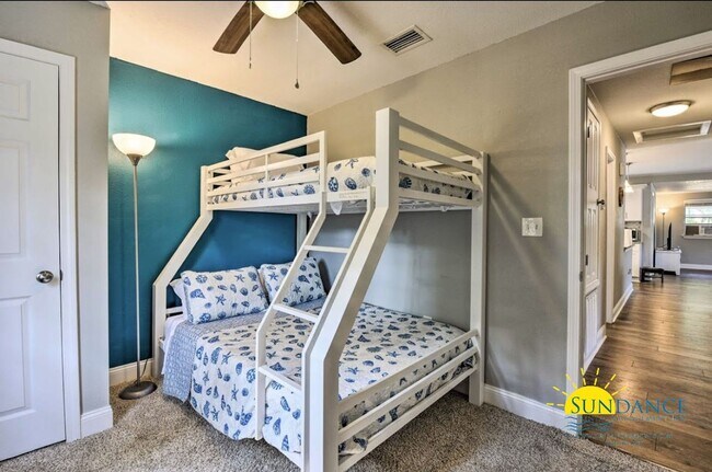 Building Photo - Upgraded 4BR Home with In-Ground Pool in Fort Walton Beach!