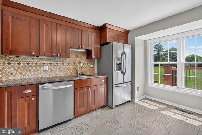 Building Photo - 6453 Linleigh Way
