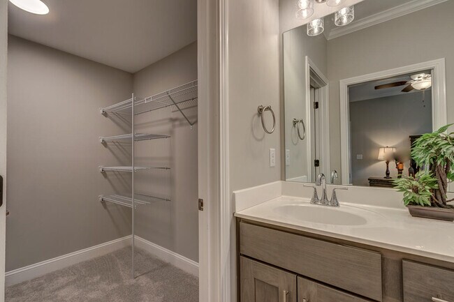 Building Photo - 122 Copperfield Way