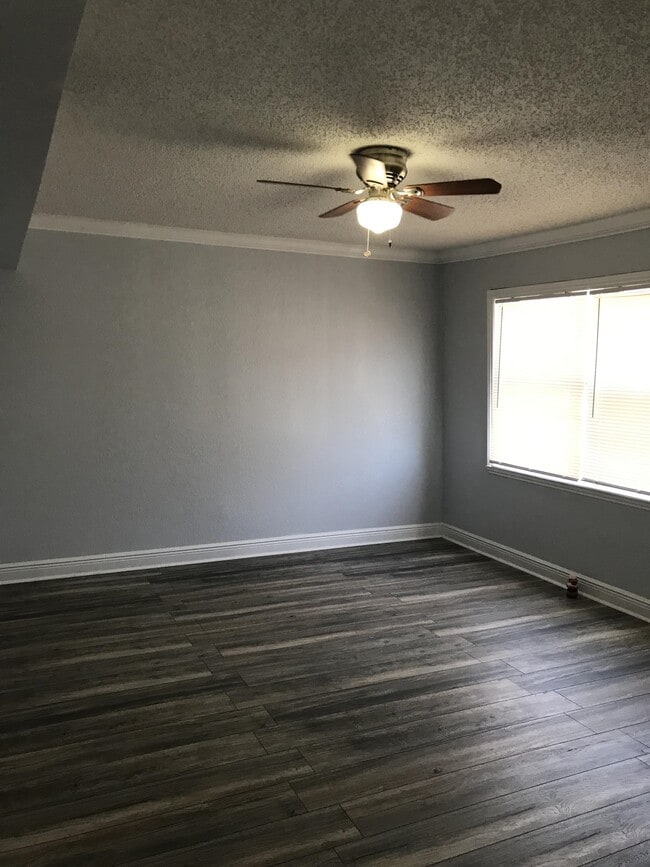 Building Photo - 1000 S Semoran Blvd