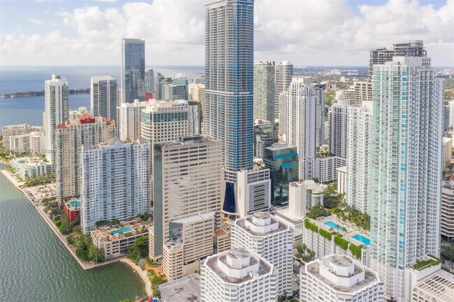 Building Photo - 951 Brickell Ave