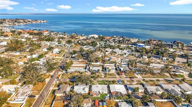 Building Photo - 4026 Indianapolis St NE