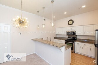 Building Photo - *** AMAZING 2 BD-2BTH CONDO W/ BONUS ROOM ...