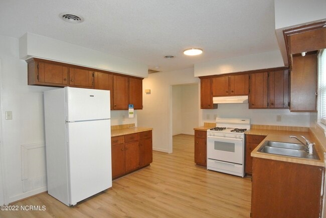 Building Photo - 1305 Stallings Pkwy