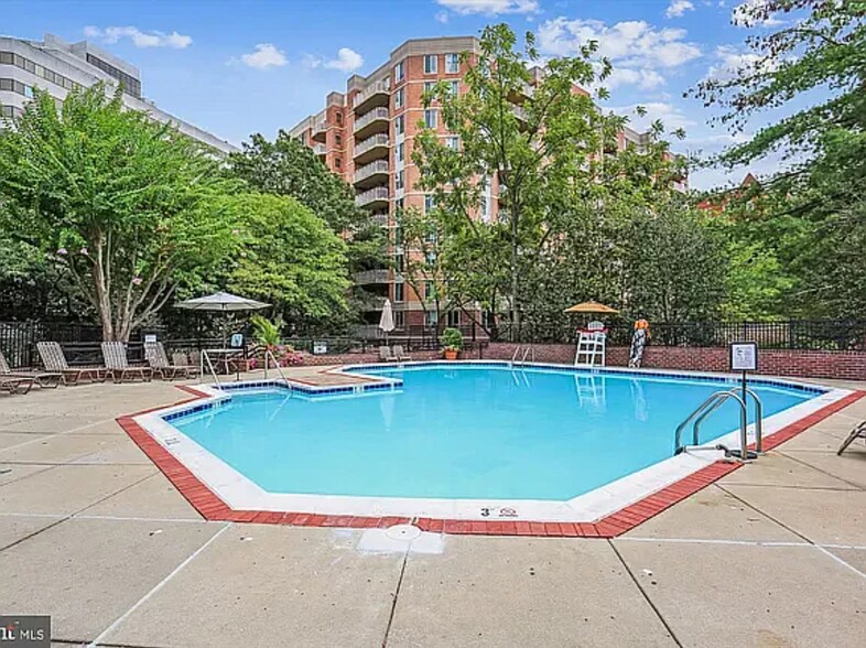 Pool and hot tub - 7500 Woodmont Ave