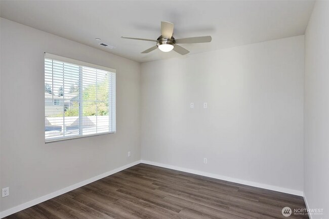 Building Photo - Spacious 4-Bedroom, 3-Bath Home in Tacoma