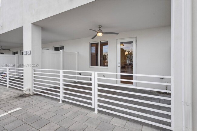 Building Photo - 6425 NW 103rd Pl