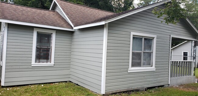 Building Photo - 3221 Wimberly St