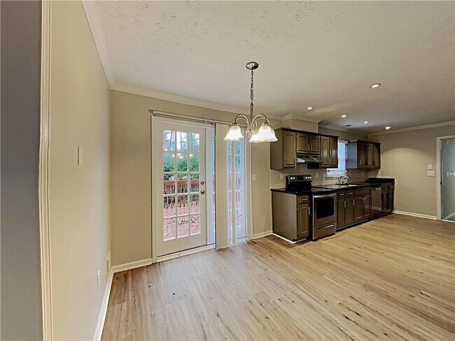 Building Photo - 820 Providence Dr