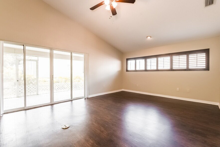 Building Photo - 1436 Lake Marion Dr