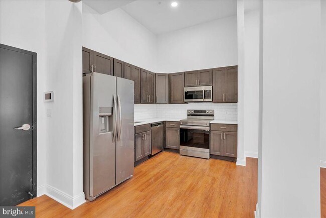 Building Photo - 1406-10 Fairmount Ave