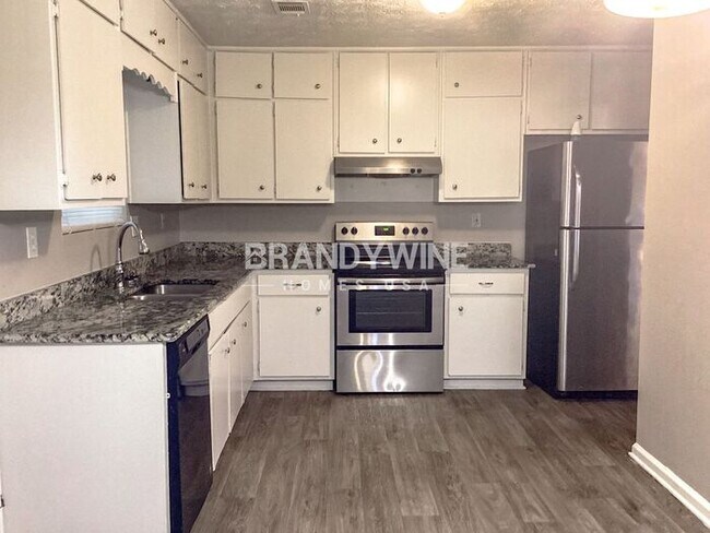 Building Photo - MOVE IN BY JULY 28TH AND HALF  OFF AUG RENT