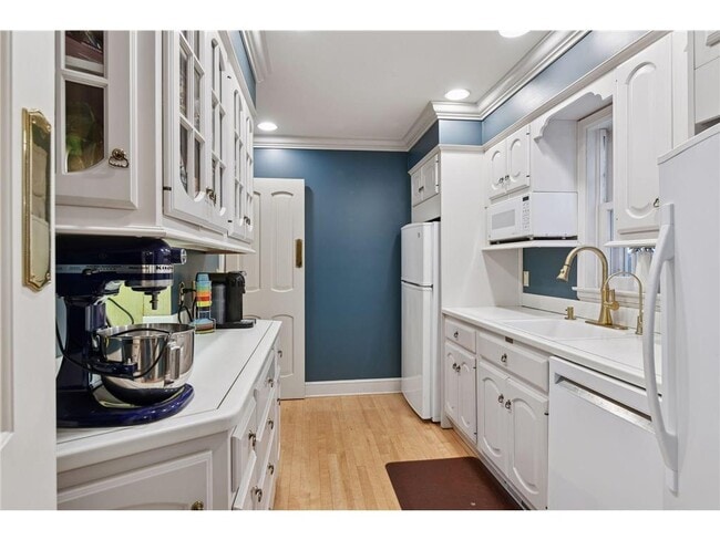 Building Photo - 3 Edina Ct