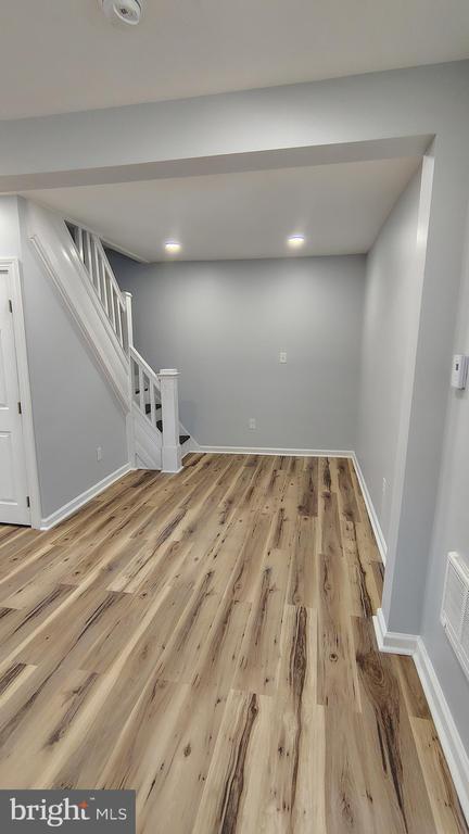 Building Photo - 1000 Main Ave