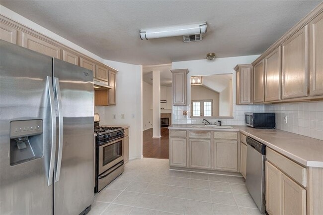 Building Photo - 1723 Rosenborough Ln S